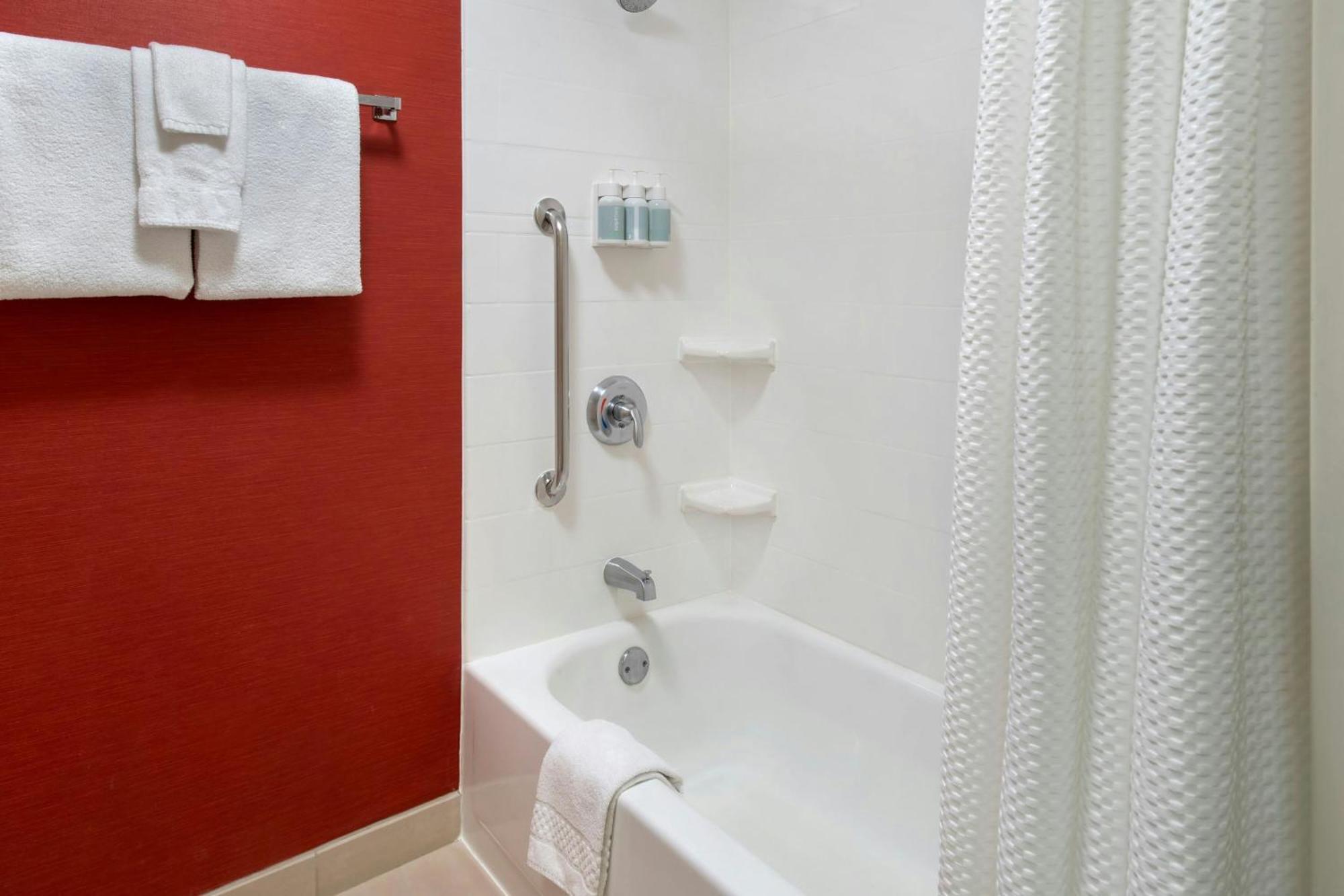 Courtyard By Marriott Mt. Laurel Hotel Mount Laurel Exterior foto